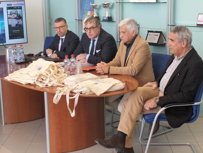 Il Consiglio direttivo dei negozianti di mobili, arredamenti della provincia di Cuneo ha incontrato Stefano Calzavara, presidente nazionale di Federmobili