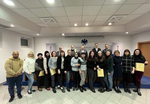 Diciannove stranieri potranno trovare lavoro grazie al progetto “Work for Peace”, percorso di formazione professionale che favorisce l’incontro tra domanda e offerta